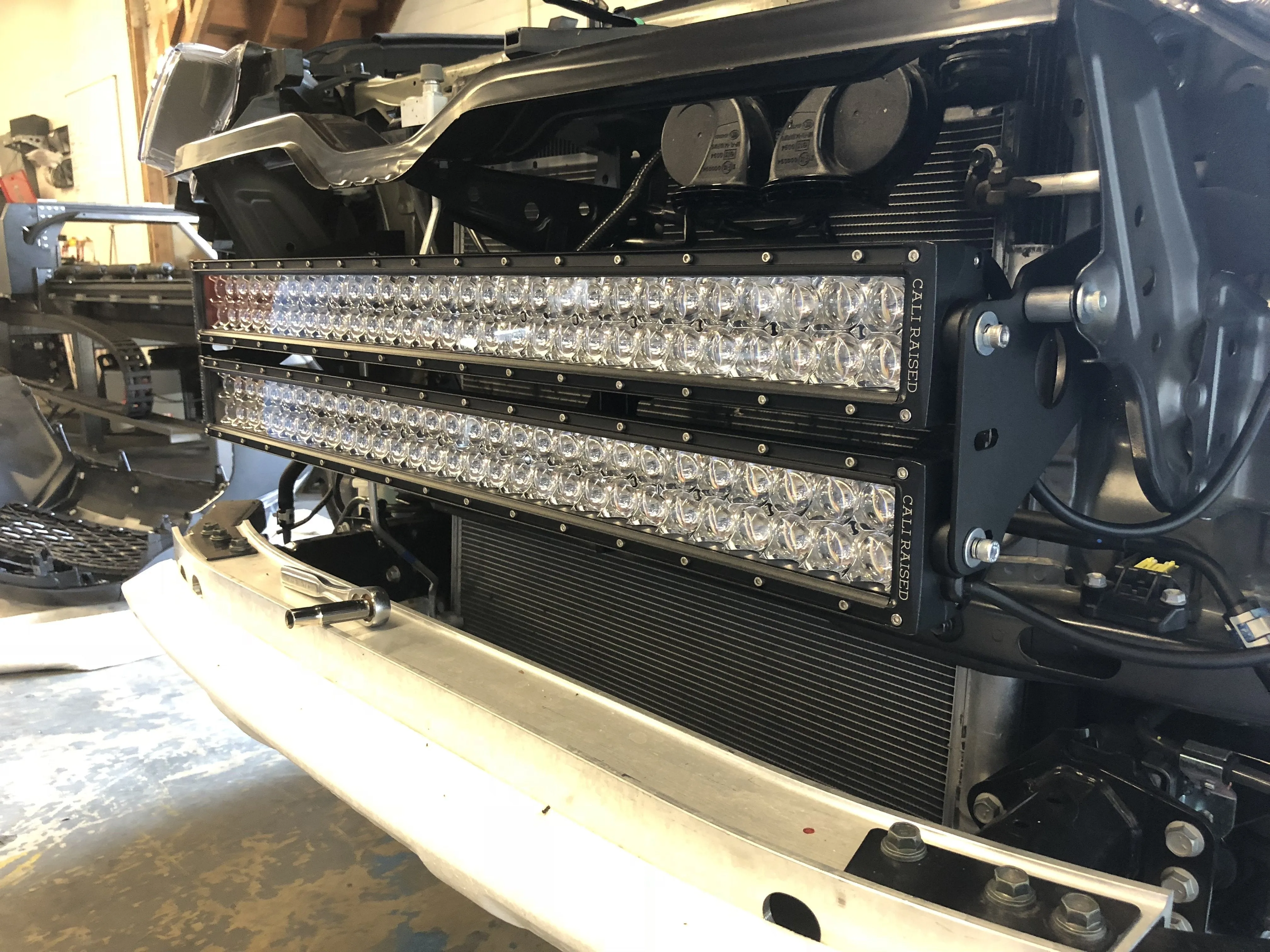 2014-2023 TOYOTA 4RUNNER 32" HIDDEN GRILLE LED LIGHT BAR BRACKETS KIT BY CALI RAISED LED