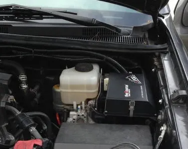 sPOD 8-Circuit SE Touchscreen System with 90° Source Mounting Bracket for 2004 and Older Toyota Trucks and Gen I Tacomas