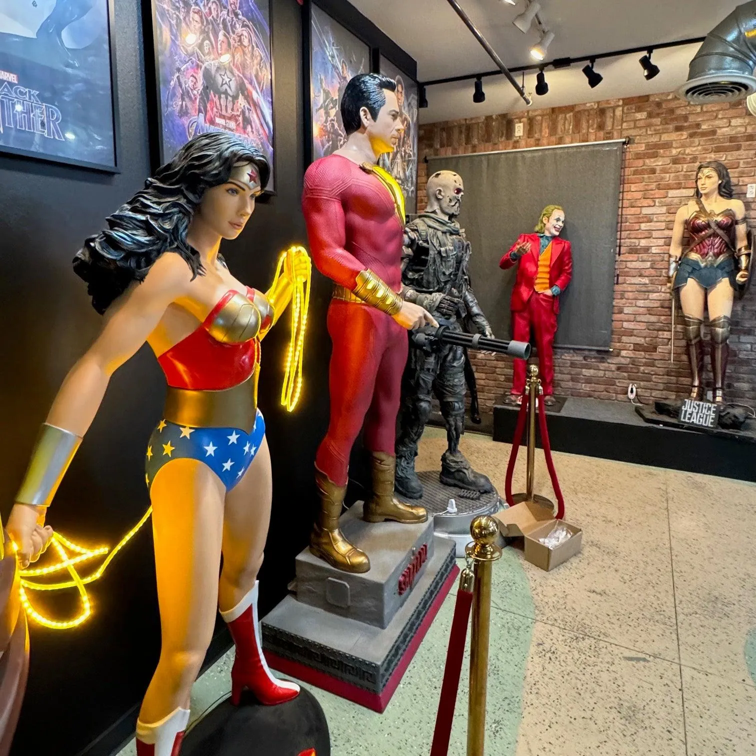 DC Comics SHAZAM with Voice Modular Life Size Statue
