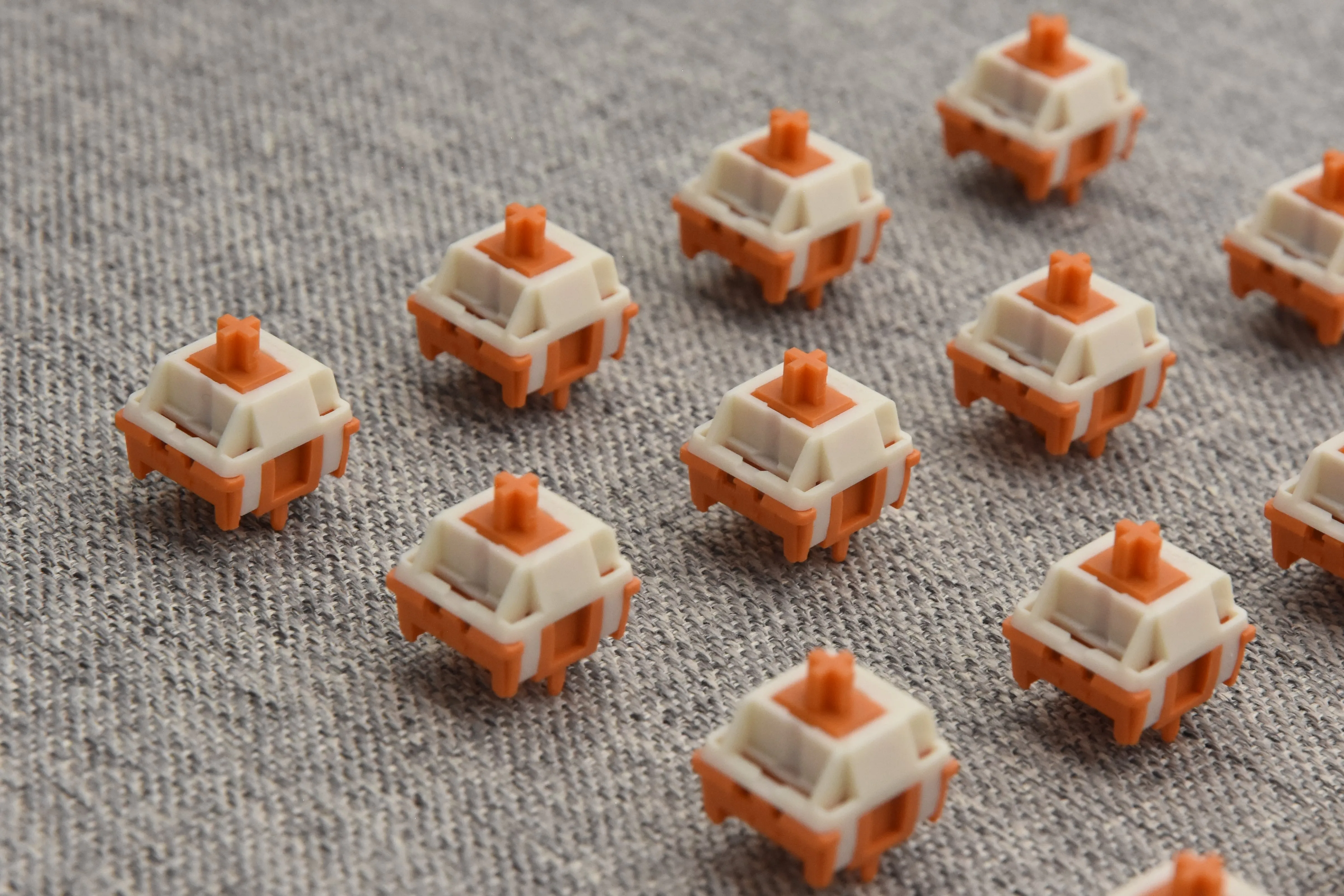HMX 3.9MM SUNSET GLEAM LINEAR SWITCH FACTORY LUBED EDITION (10PCS)