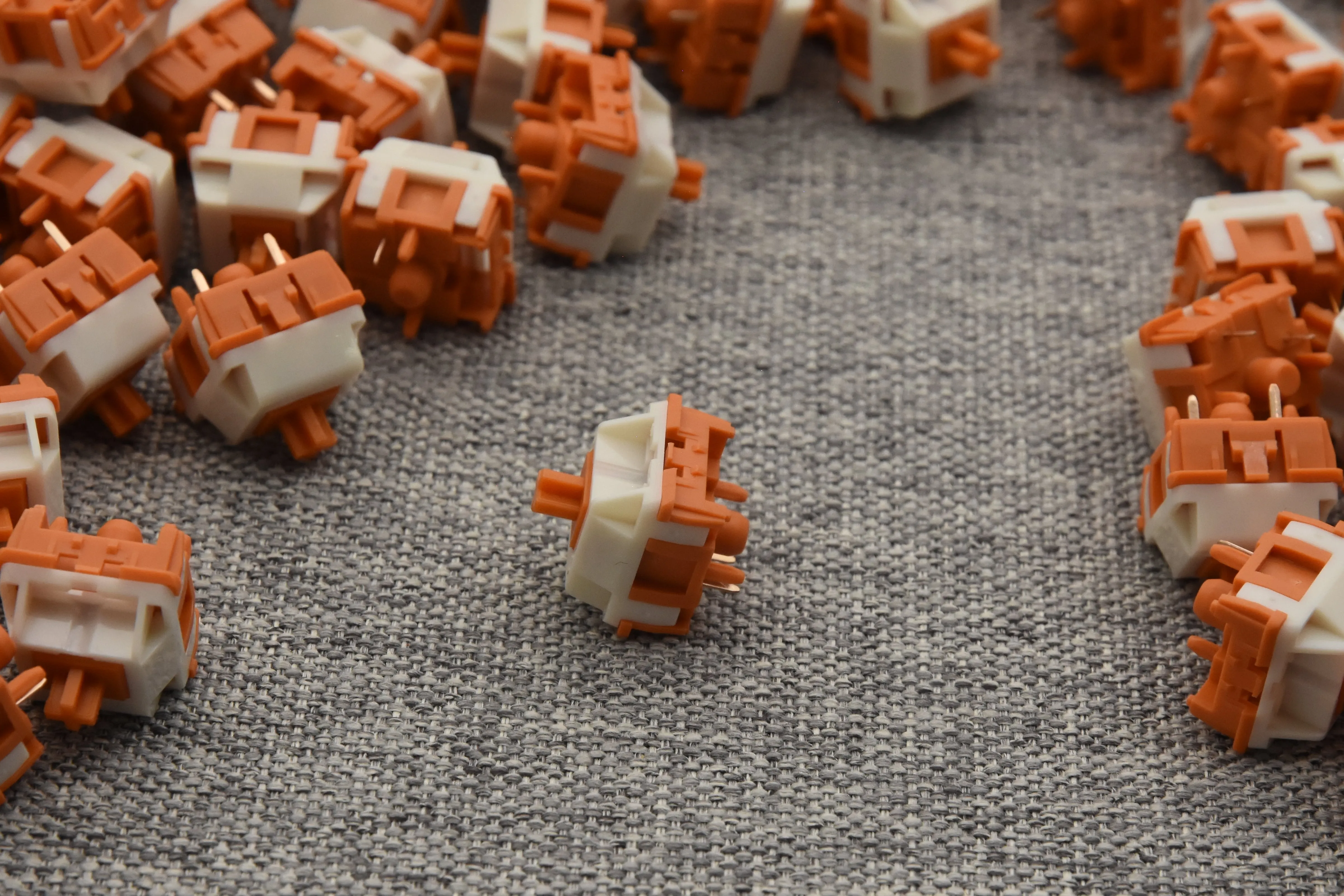 HMX 3.9MM SUNSET GLEAM LINEAR SWITCH FACTORY LUBED EDITION (10PCS)