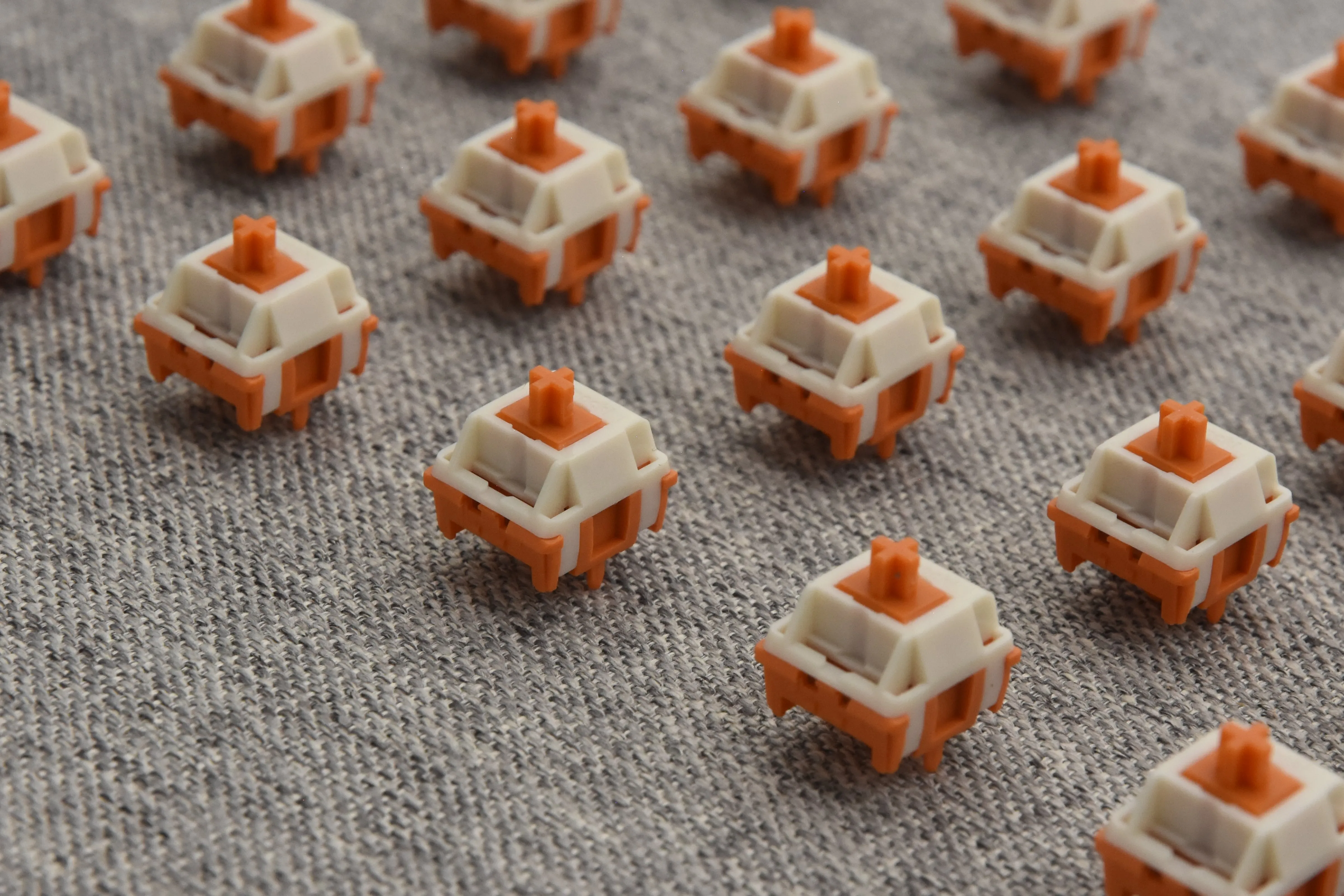 HMX 3.9MM SUNSET GLEAM LINEAR SWITCH FACTORY LUBED EDITION (10PCS)