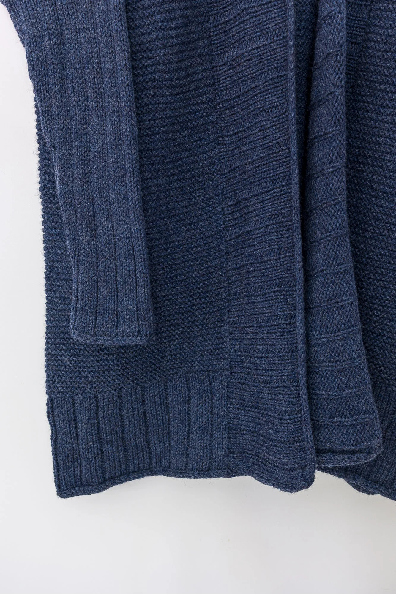 Kit de tricot - Cardigan Clair de lune en Peruvian par Paule Trudel Bellemare