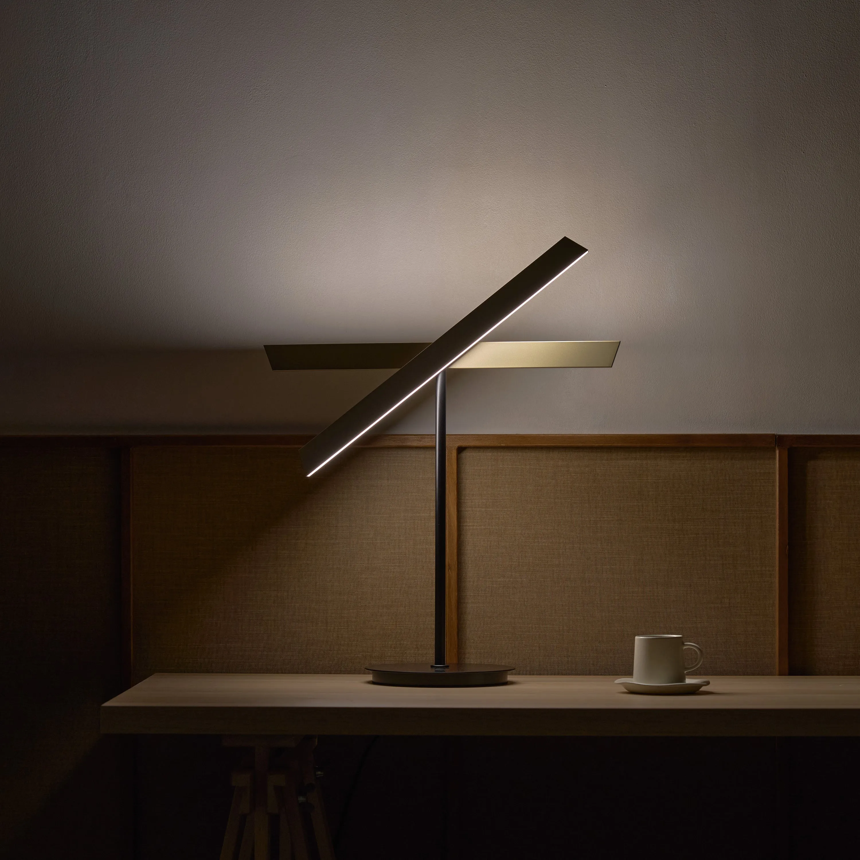 Konnect Table Lamp
